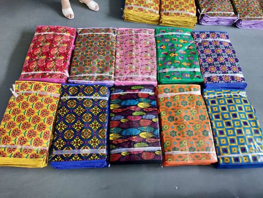 Sacchetti per la spesa su misura in PP eco-friendly con stampe in gravura colori Panton Manici di tela in PP